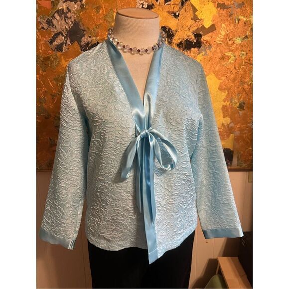 Morgan Taylor Intimates Baby Blue Front Tie Satin Trimmed Embossed Bed Jacket M - Picture 1 of 9